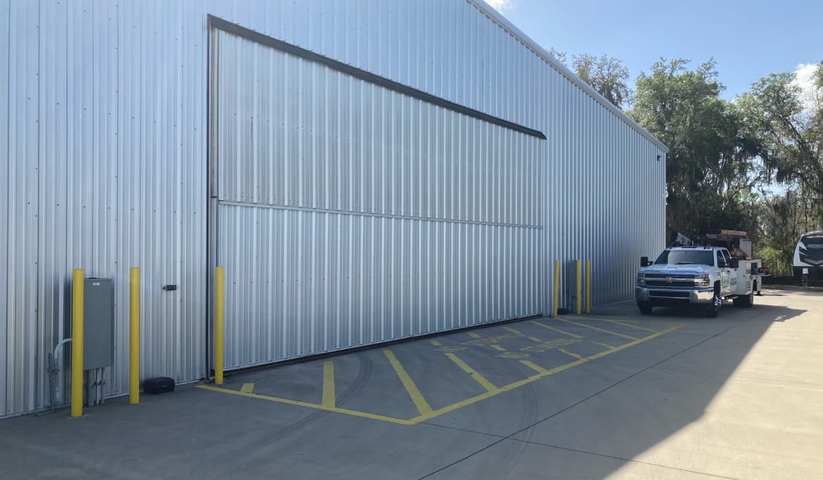 energy efficient hangar door