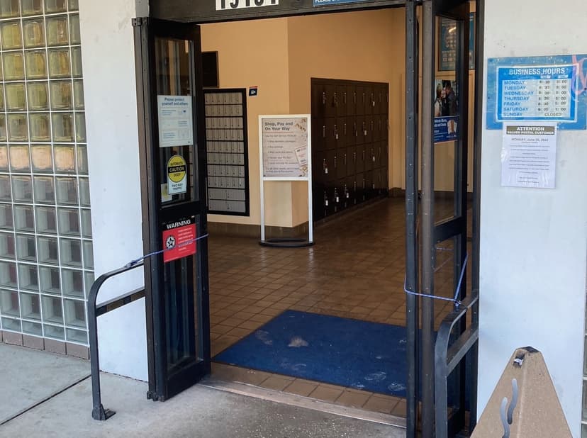 Emergency hospital automatic door repair