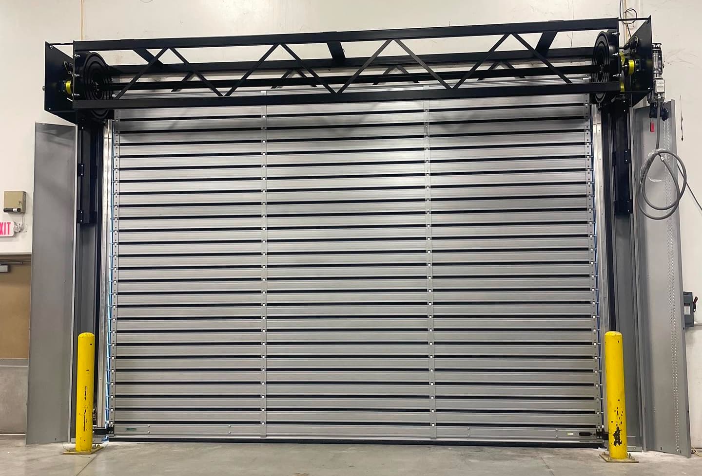 Commercial overhead rolling doors